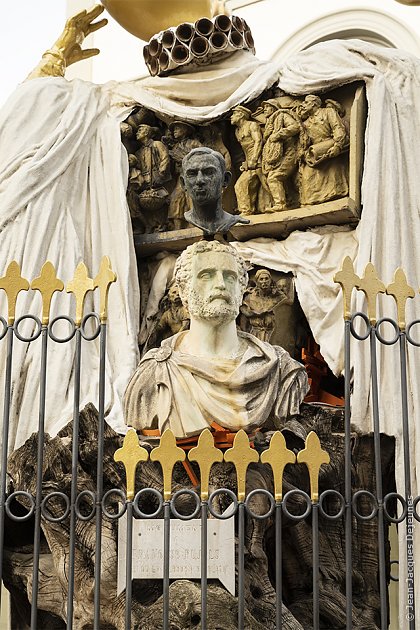 Mémorial à Francesc Pujols