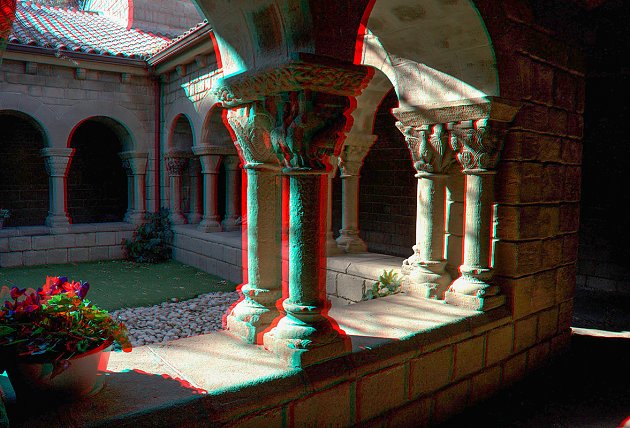 Reconstitution au Poble Espanyol du cloître du monastère de Sant Pere de Rodes