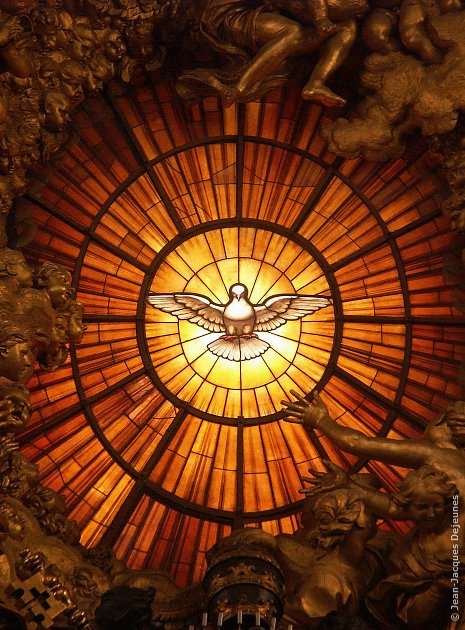 Le Saint-Esprit sous la forme d'une colombe, Le Bernin. Basilique Saint-Pierre de Rome