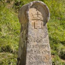 Stèle commémorant le bûcher de Montségur du 16 mars 1244