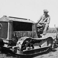1929 - Tracteur à chenilles
