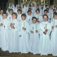 1984 - Communiants dans le chœur de l'église