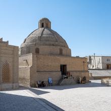 Au pied du minaret Kalon