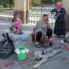 Vendeuses de colifichets