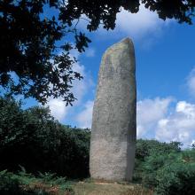 Menhir de Kervéàtoux ou de Kerloas