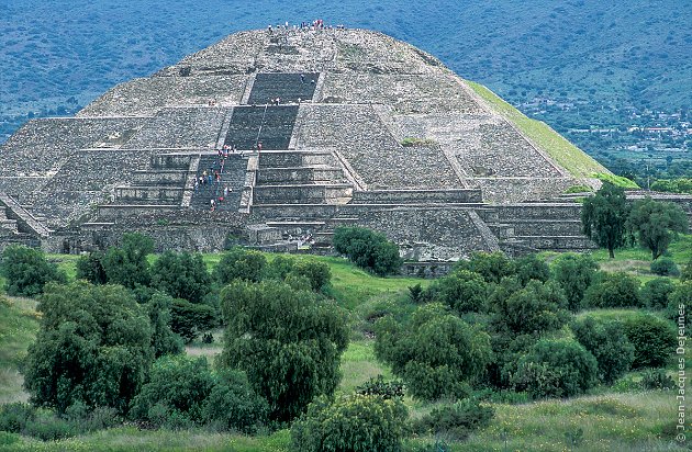 Pyramide du Soleil