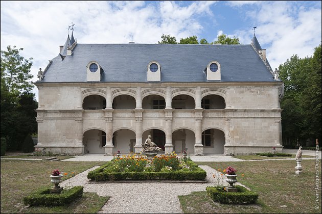 Vue générale du château.