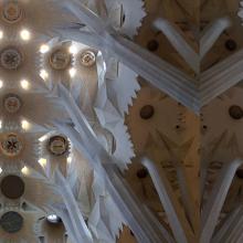 Voûte de la nef centrale vers la façade de la Gloire