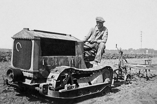 1929 - Tracteur à chenilles