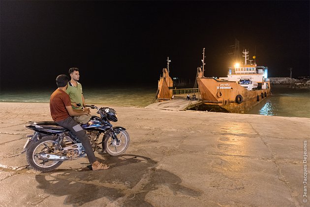 Vers l'île de Qeshm