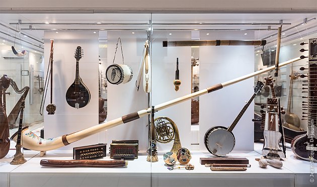 Instruments étrangers