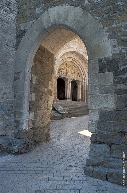 Vers l'église