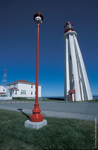 Lampadaire rouge